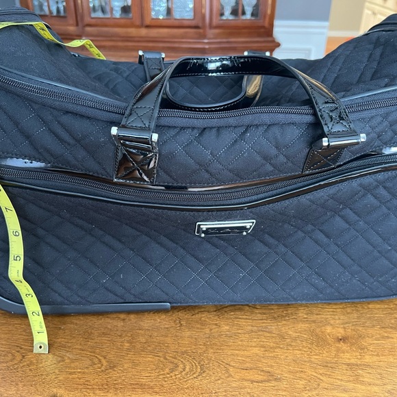 Vera Bradley Black Quilted Travel Roller Bag - Picture 2 of 6